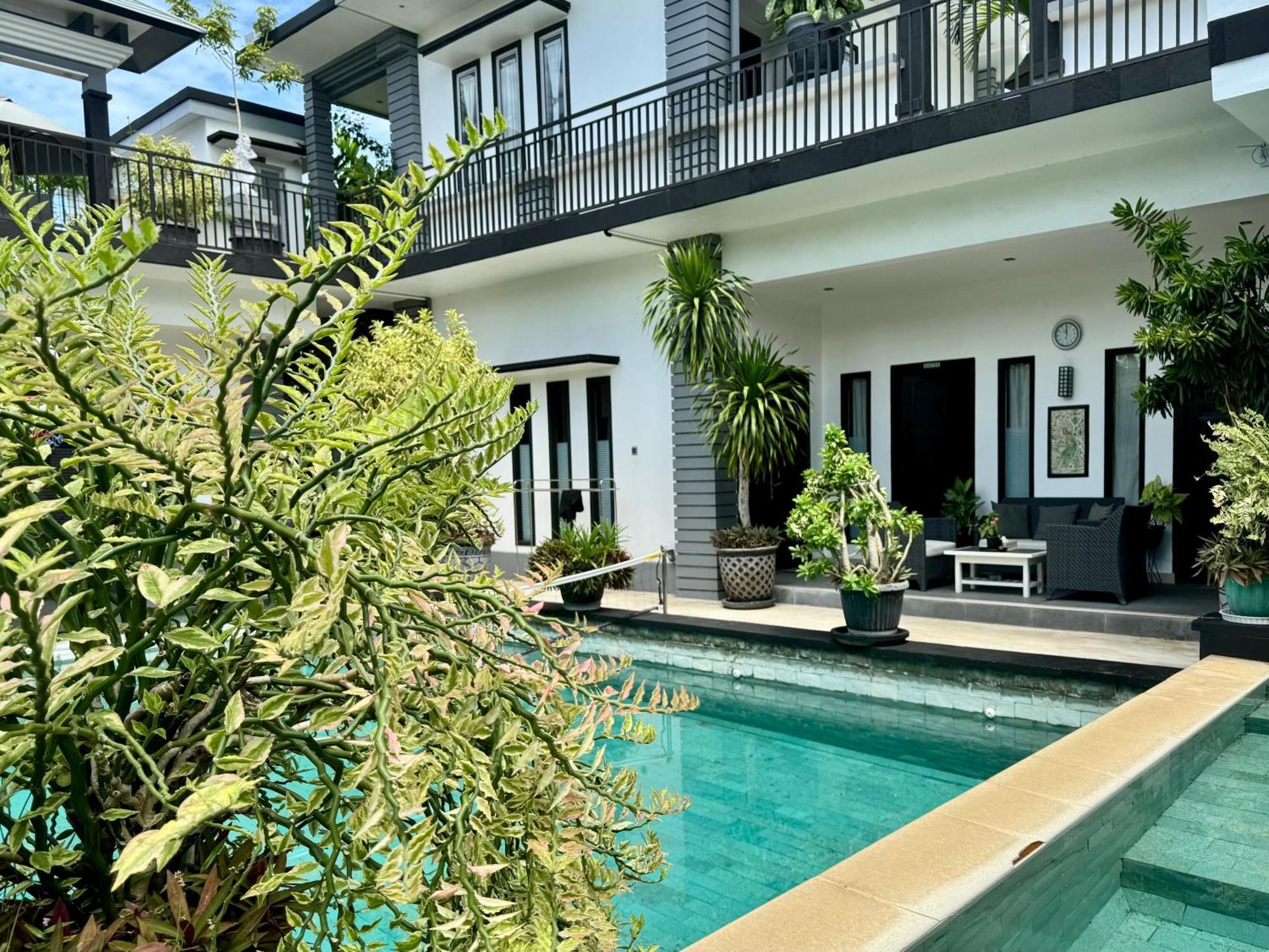 Villa Rumah Putih Abu Abu Сенггиги Экстерьер фото